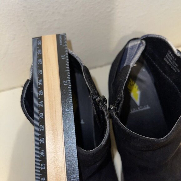 Volatile Womens Almond Toe Ankle Boots & Booties, Black & Blue, Size 8 - Picture 9 of 9